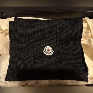 Moncler Wool Scarf - Black